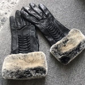 Danier Black Leather Gloves
